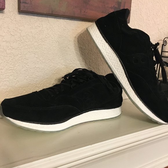 saucony freedom runner leather